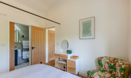 1 Bed in Wyke Champflower 8