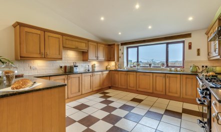 6 Bed in Hainford 4