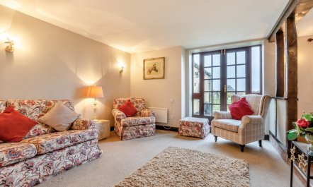 6 Bed in Hainford 7