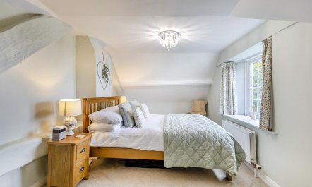 3 Bed in Seaview 8