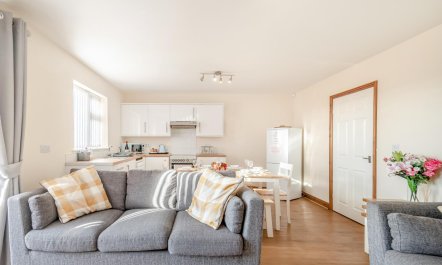 3 Bed in Chapel St. Leonards 3