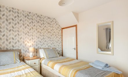 3 Bed in Chapel St. Leonards 8