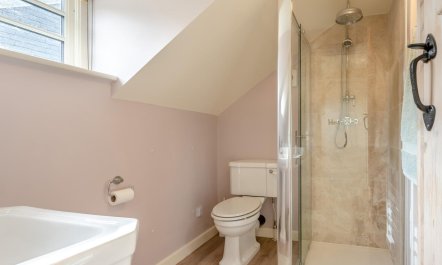 2 Bed in Chelmondiston 8