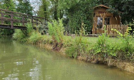 1 Bed in Westley Waterless
