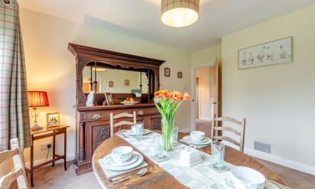 2 Bed in Renwick 5