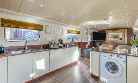 2 Bed in Chertsey 5