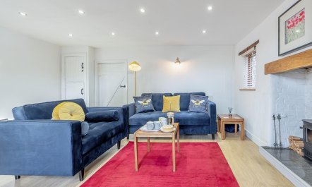 2 Bed in Hunningham 1