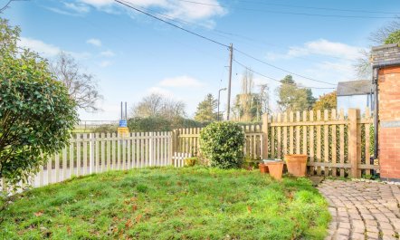 2 Bed in Hunningham 6