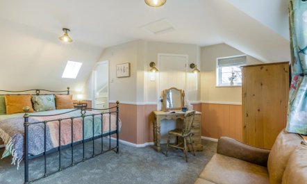 2 Bed in Wickhampton 4
