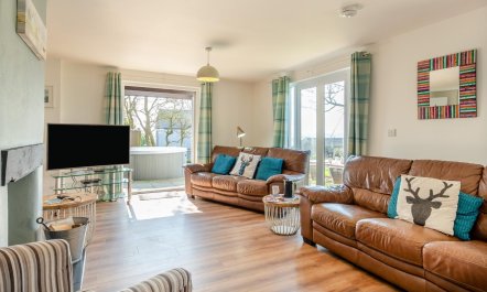 4 Bed in Marhamchurch 3