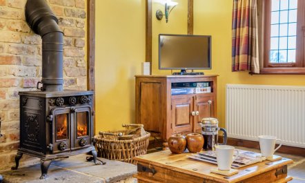 2 Bed in Ashburnham 1