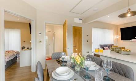2 Bed in Mydroilyn 7