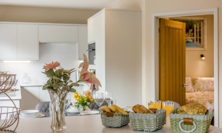 2 Bed in Mydroilyn 6