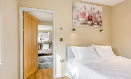 2 Bed in Mydroilyn 9