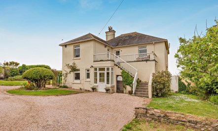 4 Bed in Galmpton