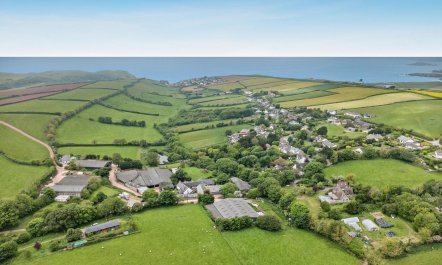 4 Bed in Galmpton 3