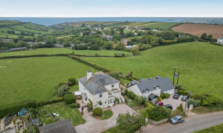 4 Bed in Galmpton 2
