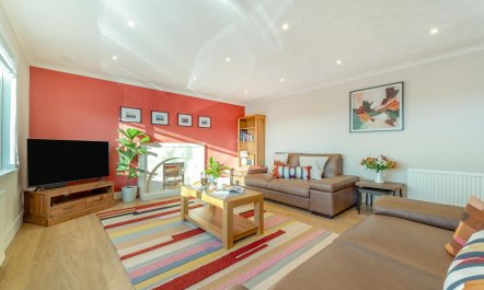 3 Bed in Dalrymple 2