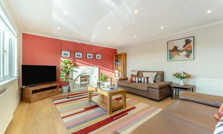 3 Bed in Dalrymple 7