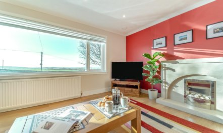 3 Bed in Dalrymple 5