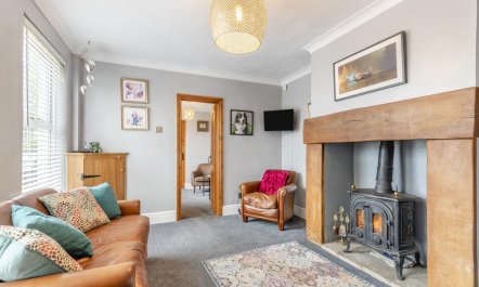5 Bed in Utterby 1