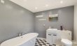 5 Bed in Utterby 4
