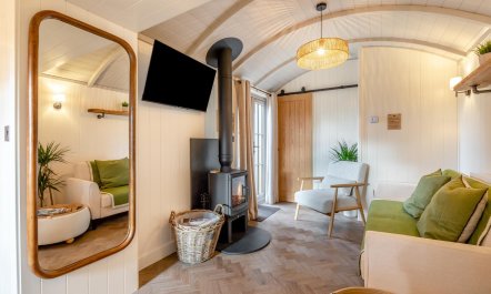 2 Bed in Binsted 4