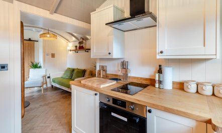 2 Bed in Binsted 9