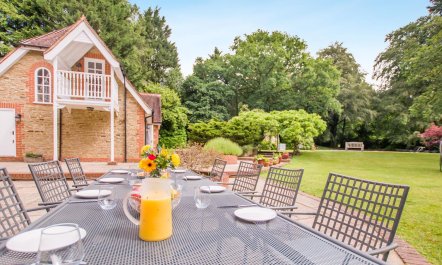 6 Bed in Haslemere 3