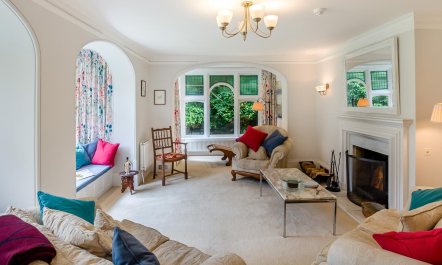 6 Bed in Haslemere 8
