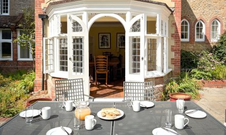 6 Bed in Haslemere 4