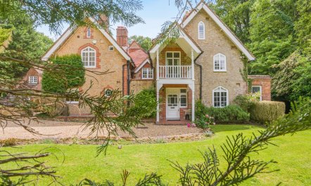 6 Bed in Haslemere