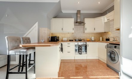 2 Bed in Barton On Sea 4
