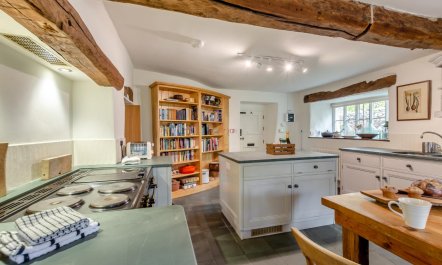 4 Bed in Staveley 9
