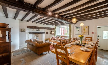 4 Bed in Staveley
