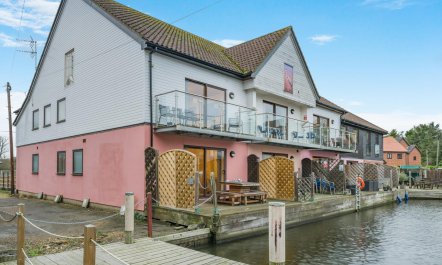 4 Bed in Horning 1