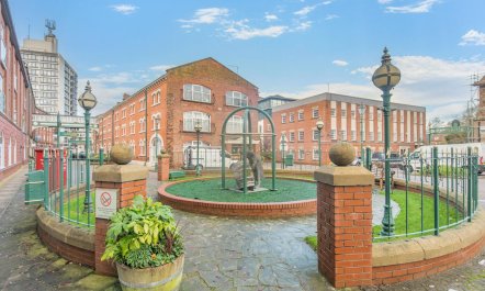 3 Bed in Hull 6