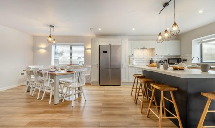 4 Bed in Walcott 6