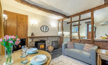 2 Bed in Lindale 1
