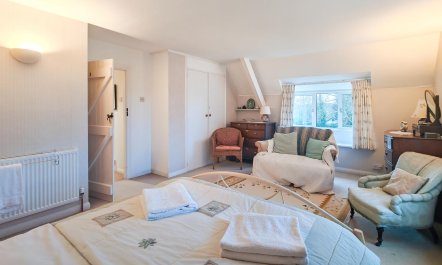 4 Bed in Lower Bockhampton 9