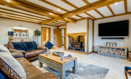 4 Bed in East Dean 2