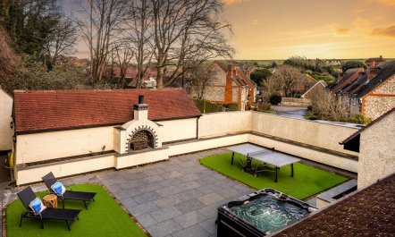 4 Bed in East Dean 1