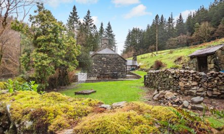 4 Bed in Ganllwyd 5