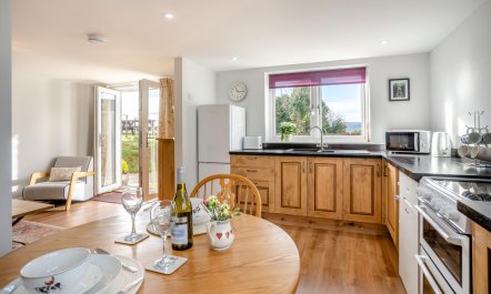1 Bed in Bryn-y-Gwenin 2