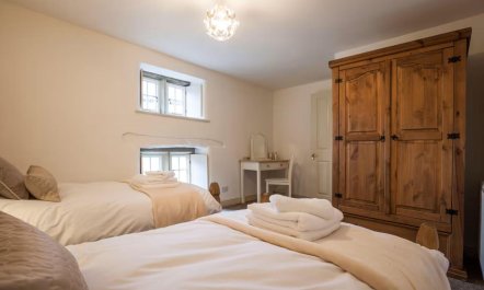 3 Bed in Stoney Middleton 8