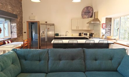 13 Bed in Groesffordd