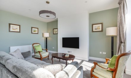 3 Bed in Weymouth 1