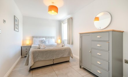 6 Bed in Walcott 3