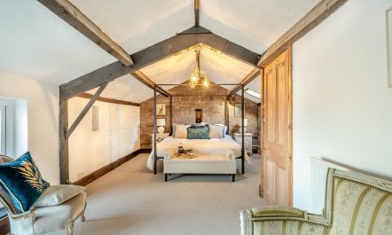 6 Bed in Low Moresby 8