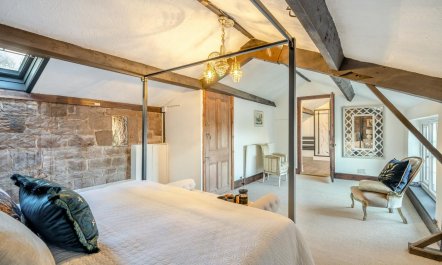 6 Bed in Low Moresby 9